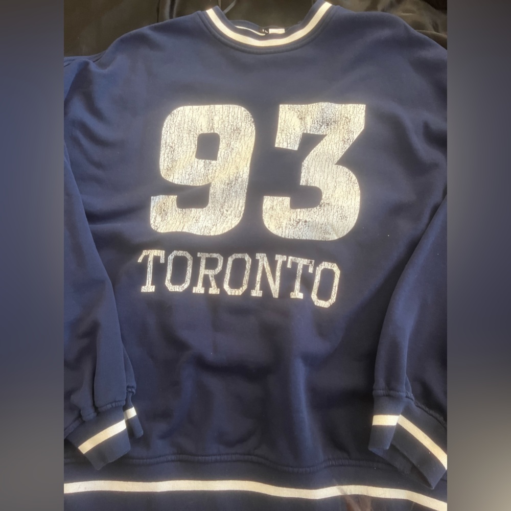 Toronto crew neck